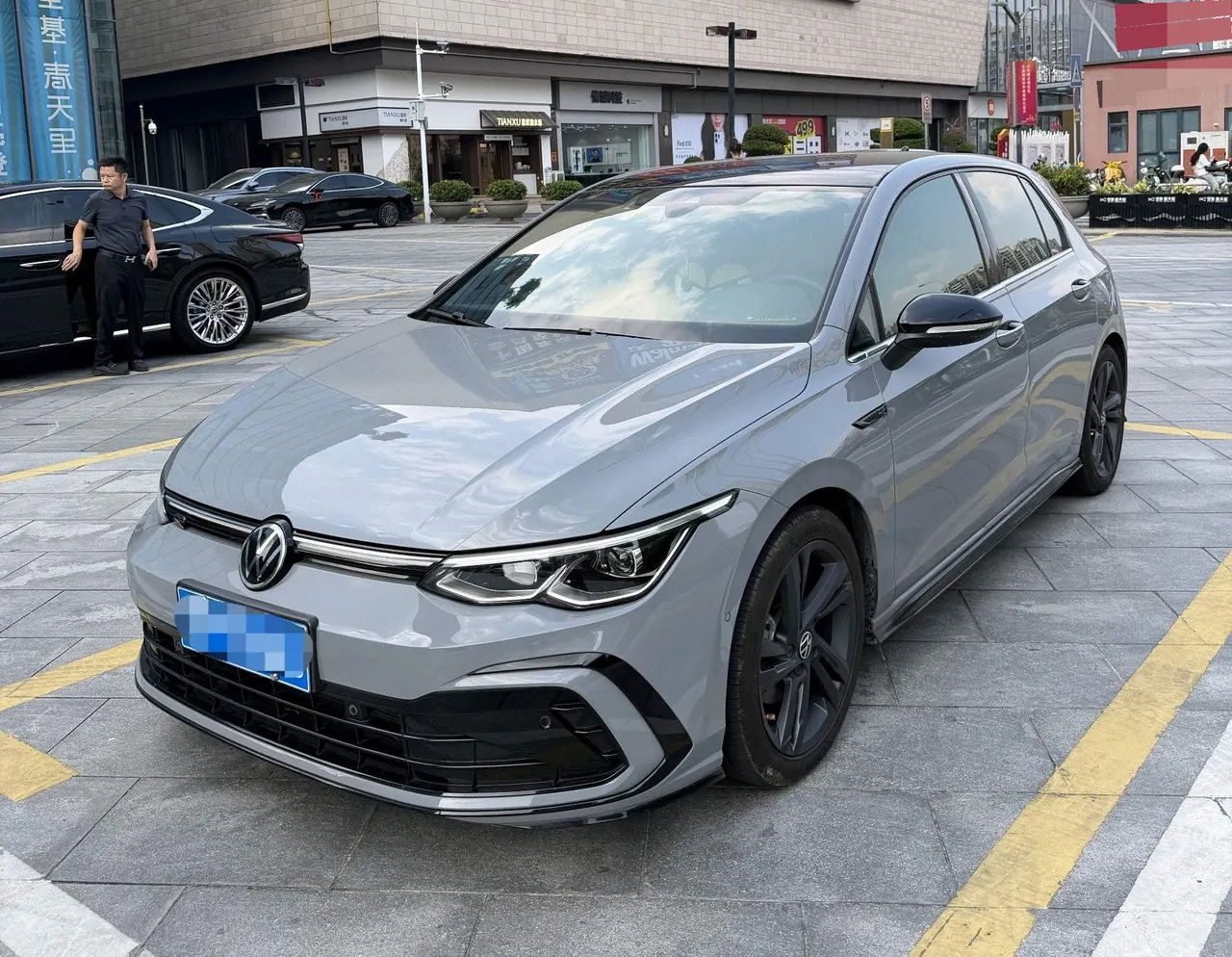 Volkswagen 2021 Golf 8 R-Line 1.4TSI 280TSI Automatic - View 1