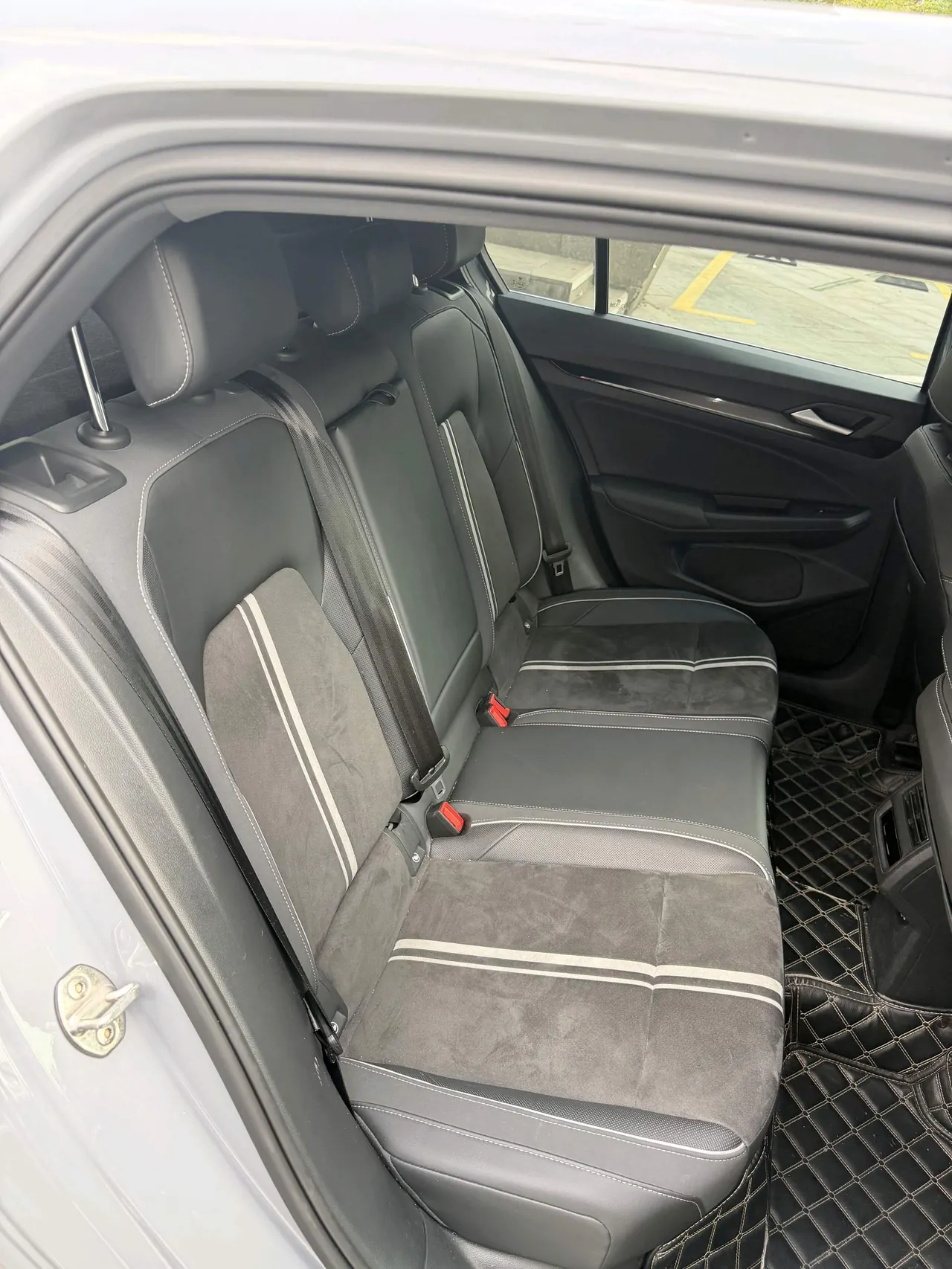 Volkswagen 2021 Golf 8 R-Line 1.4TSI 280TSI Automatic 2