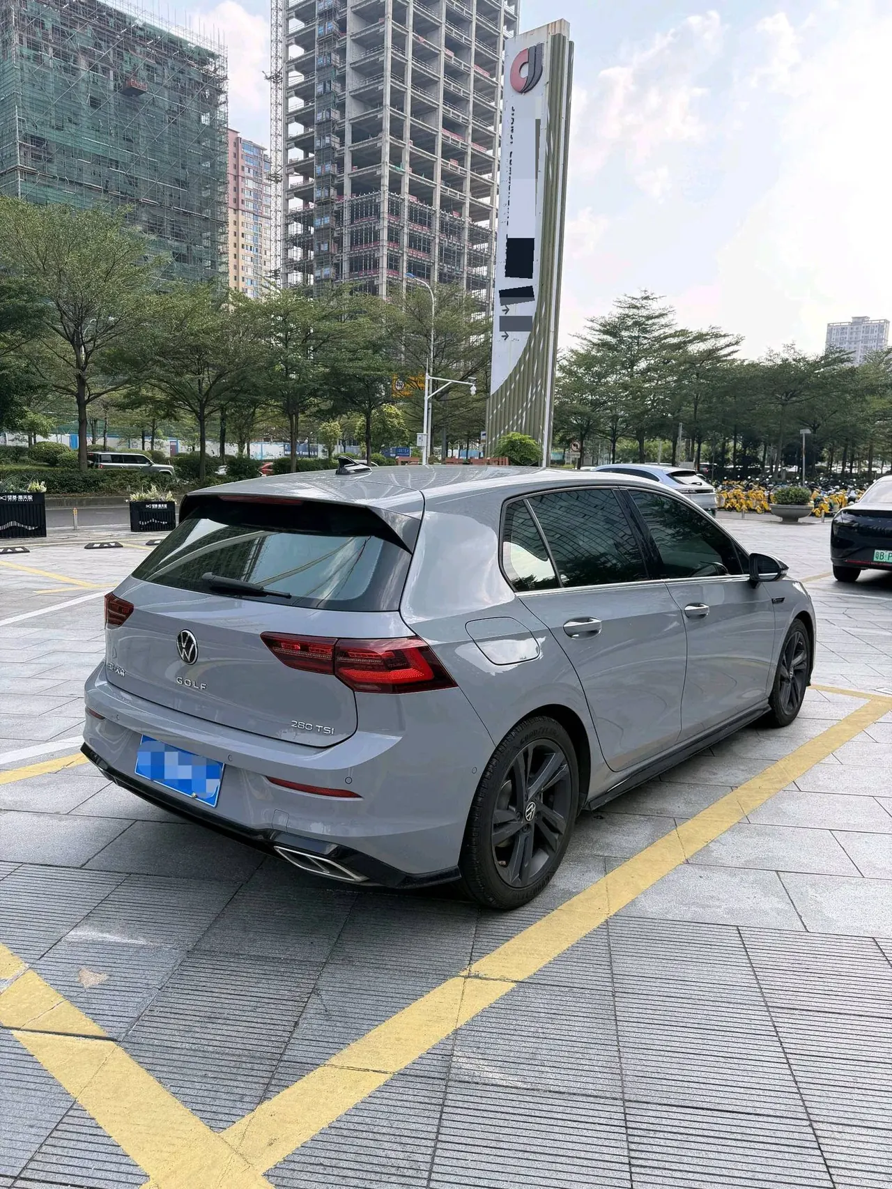 Volkswagen 2021 Golf 8 R-Line 1.4TSI 280TSI Automatic 5