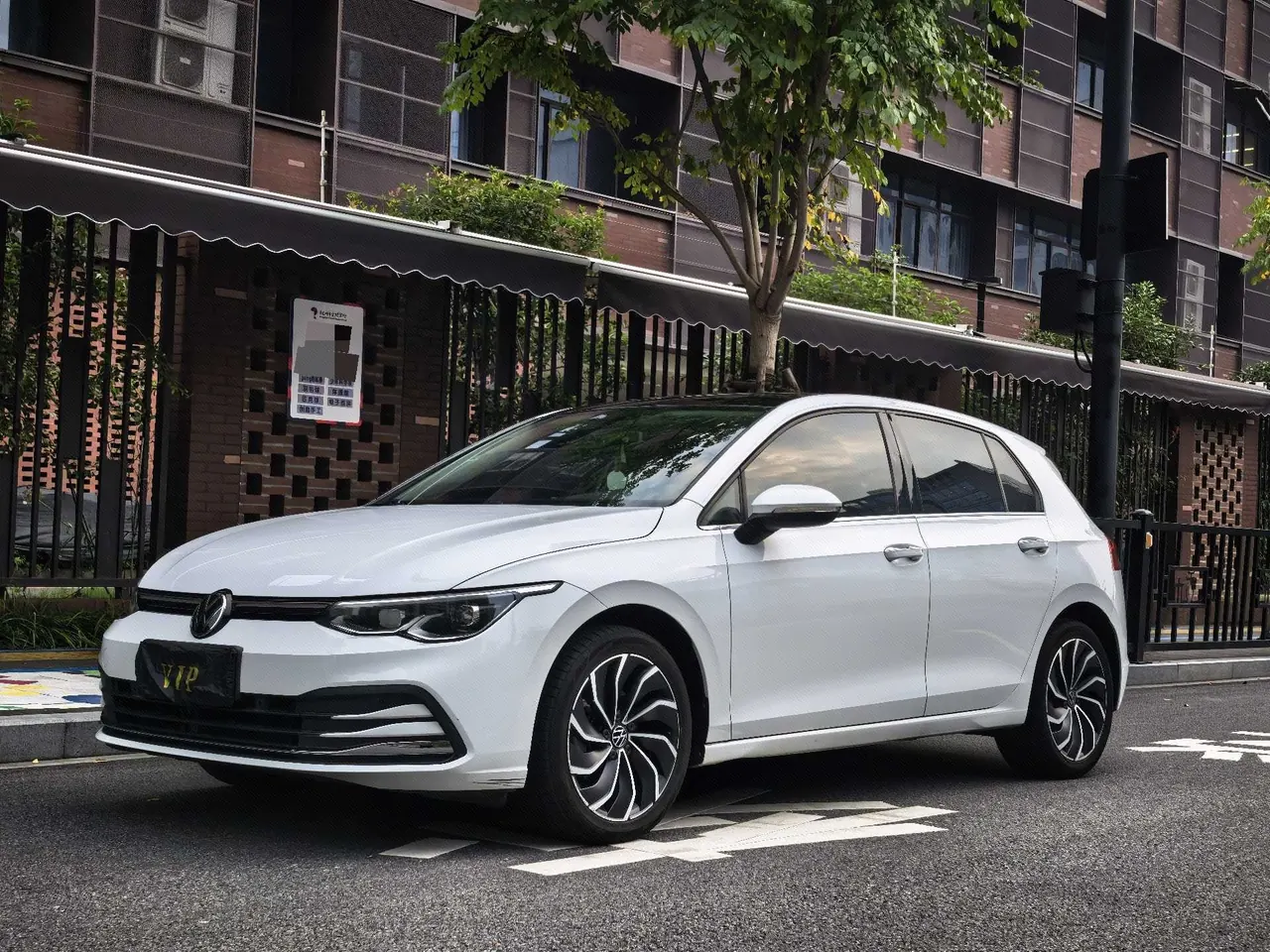 Volkswagen 2021 Golf 8 1.4TSI 280TSI 30th Anniversary Edition Automatic - View 1