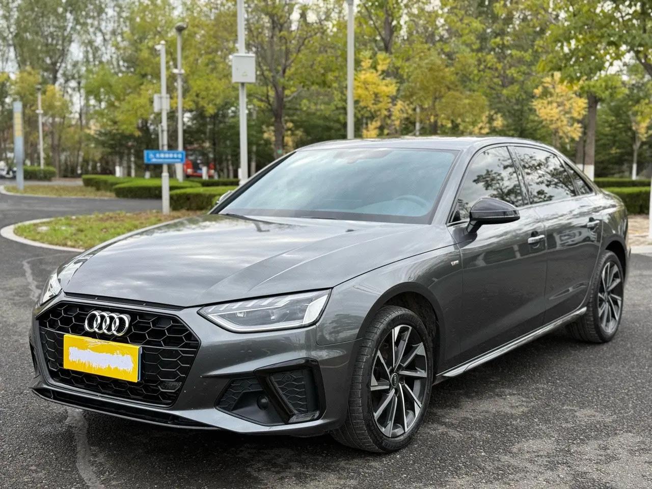 Audi 2023 A4L 2.0TFSI 40TFSI Deluxe Dynamic Automatic - View 1