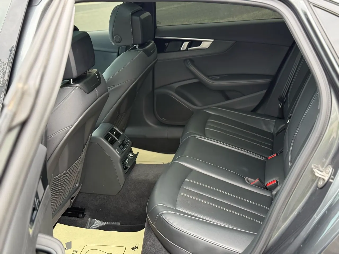 Audi 2023 A4L 2.0TFSI 40TFSI Deluxe Dynamic Automatic 10