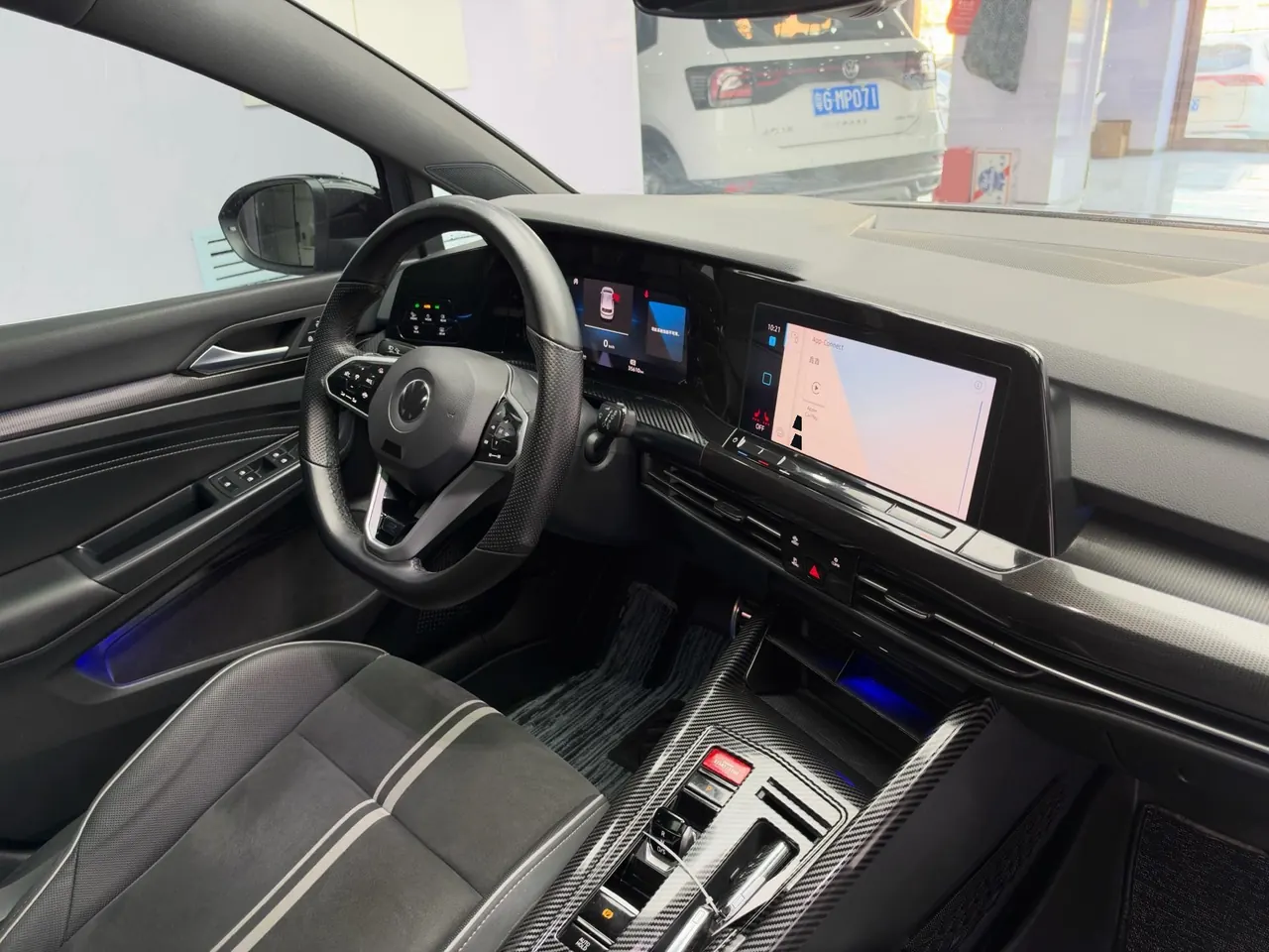 Volkswagen 2021 Golf 8 R-Line 1.4TSI 280TSI Automatic 10
