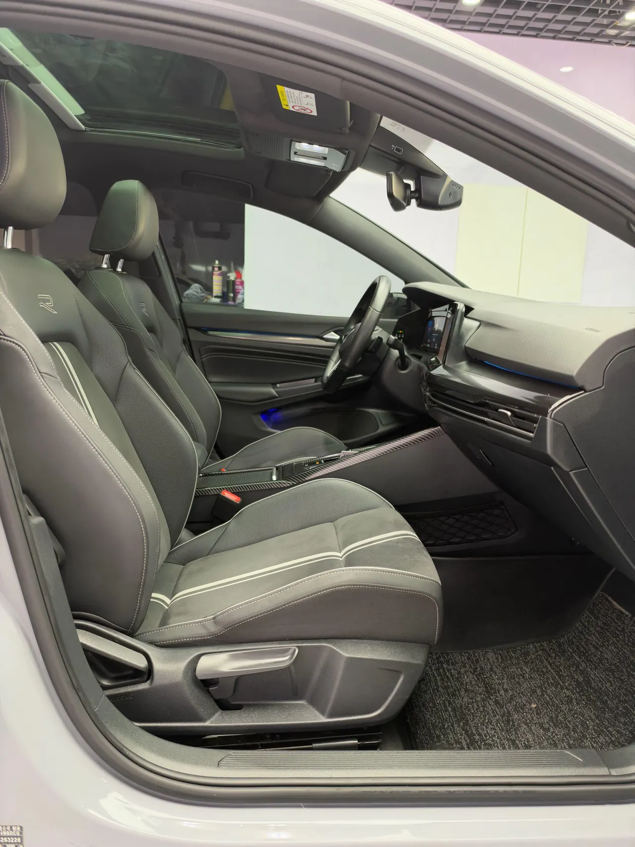 Volkswagen 2021 Golf 8 R-Line 1.4TSI 280TSI Automatic 9