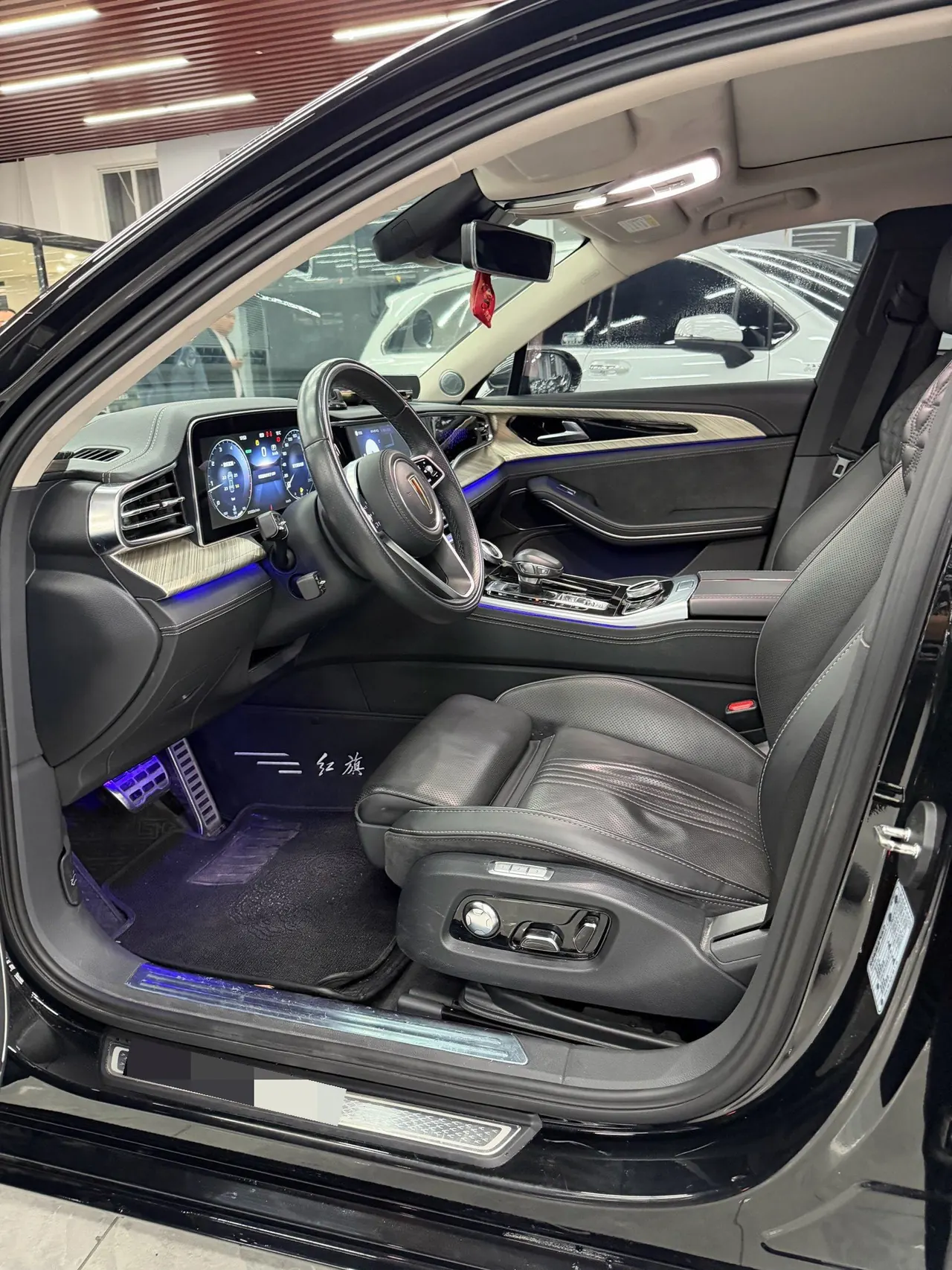 HongQi 2020 H9 48V 2.0T Zhilian Qi Chang Edition Automatic Gear 4