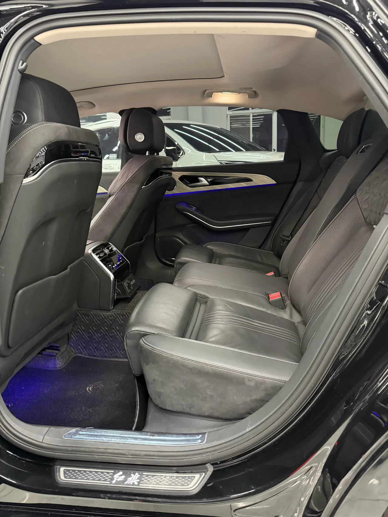 HongQi 2020 H9 48V 2.0T Zhilian Qi Chang Edition Automatic Gear 5