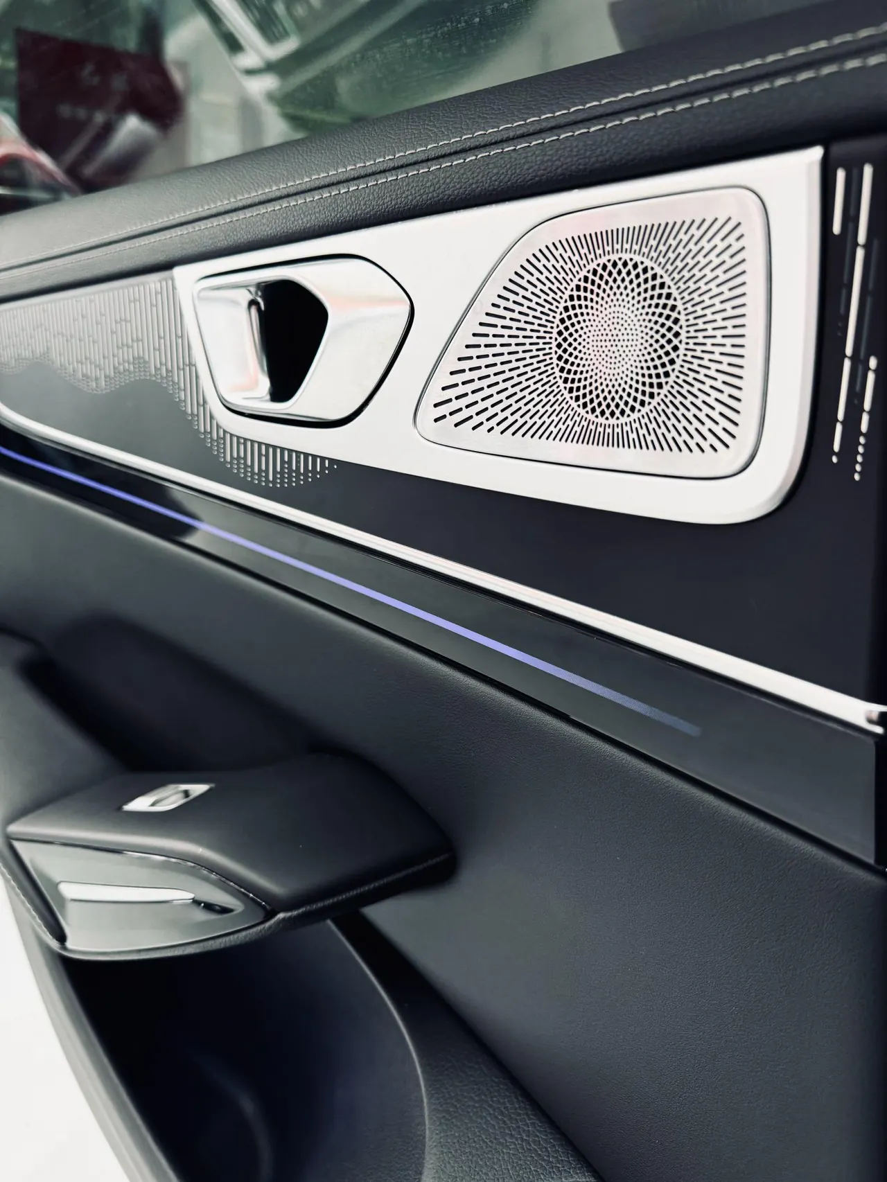 HongQi 2025 H9 48V 2.0T Two-Drive Flag Enjoy Deluxe Business Edition 5-seat Automatic Gear 4