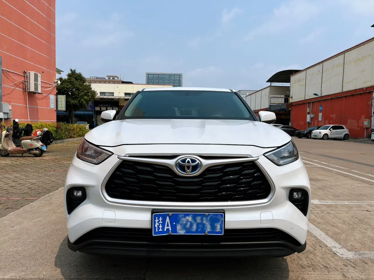 Toyota 2022 Highlander Dual Engine 2.5 Stepless Four-wheel Drive Elite Edition 7-seat Automatic Transmission 2
