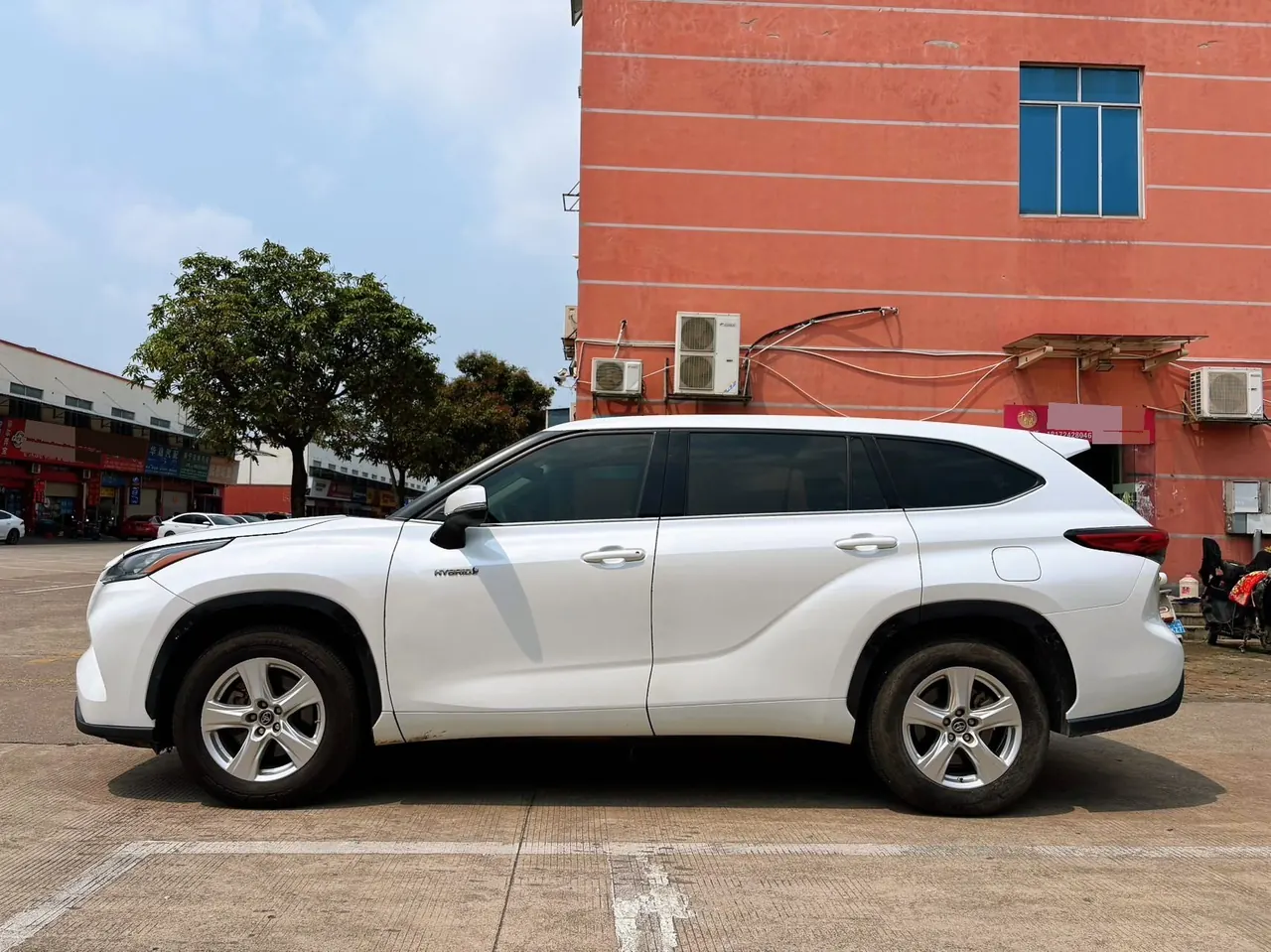 Toyota 2022 Highlander Dual Engine 2.5 Stepless Four-wheel Drive Elite Edition 7-seat Automatic Transmission 3