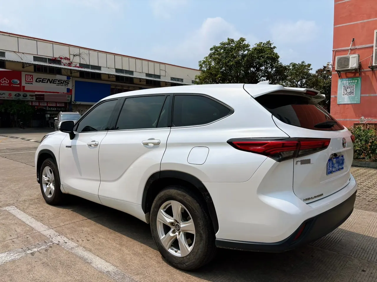 Toyota 2022 Highlander Dual Engine 2.5 Stepless Four-wheel Drive Elite Edition 7-seat Automatic Transmission 4