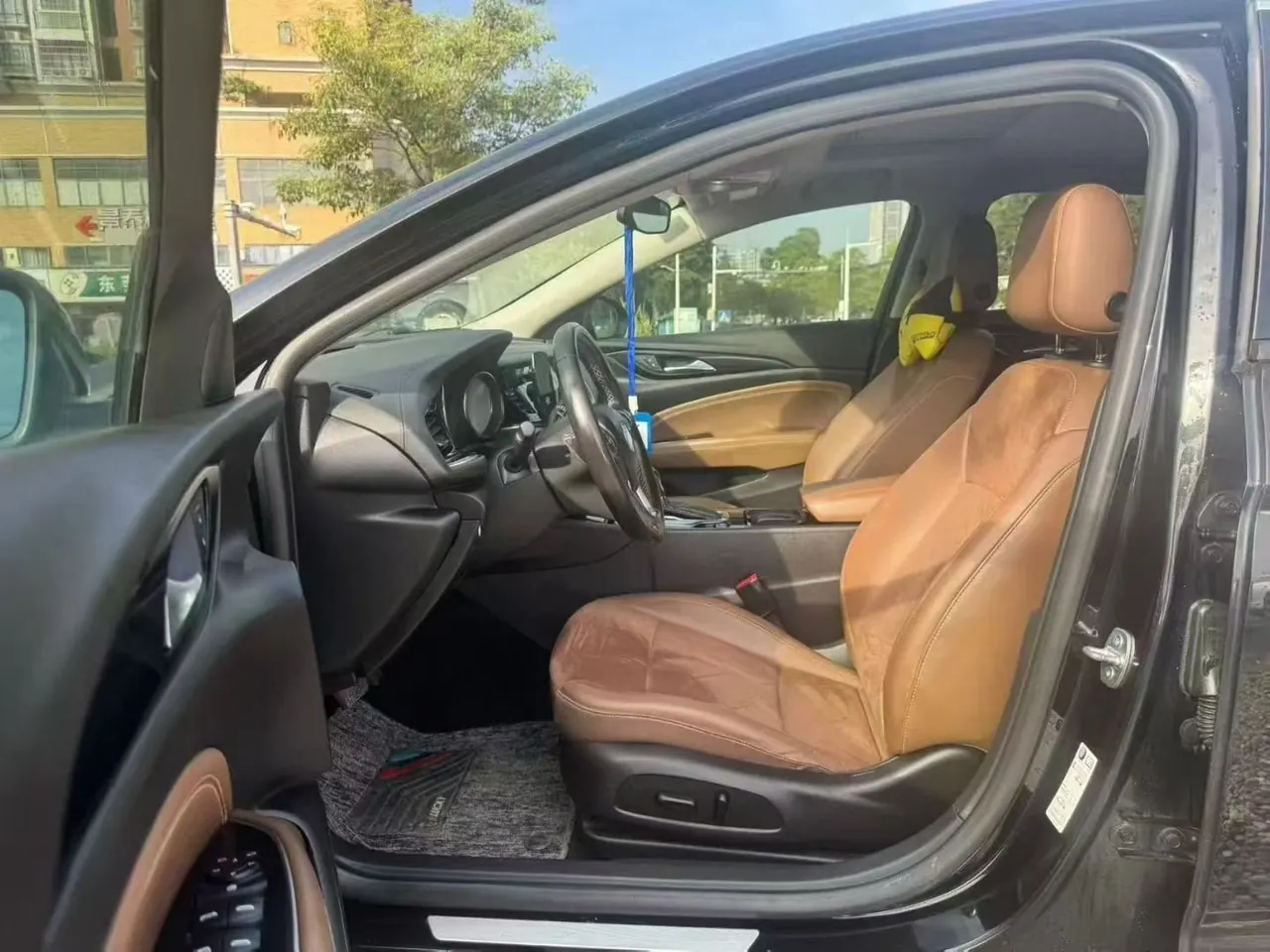 Buick 2020 Regal 1.5T 552T Luxury Automatic Gear 4
