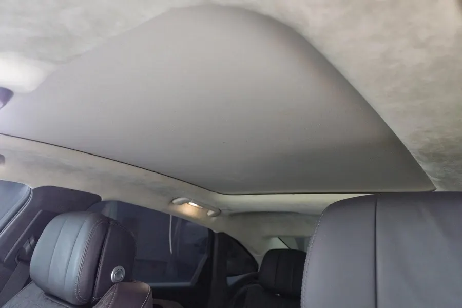 HongQi 2020 H9 3.0T Zhilian Flag Collar Four-seat Automatic Gear 3