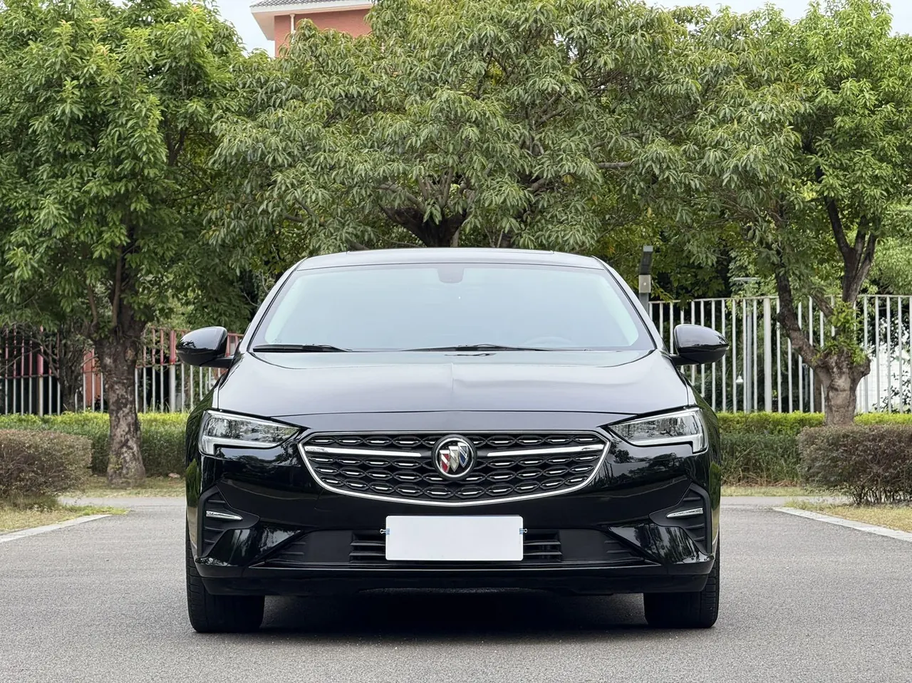 Buick 2020 Regal 1.5T 552T Luxury Automatic Gear 2