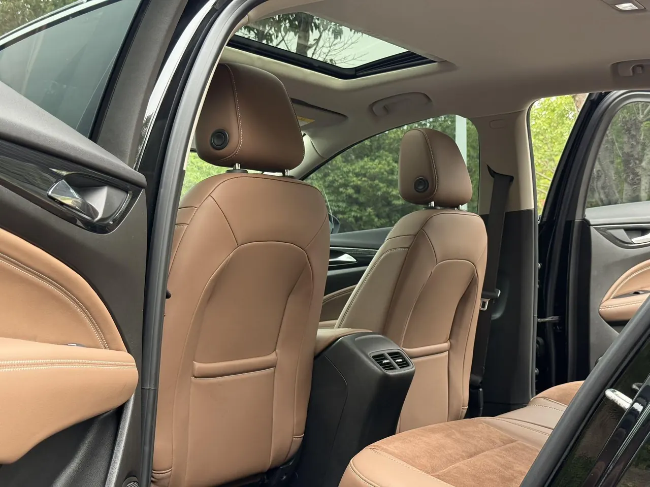 Buick 2020 Regal 1.5T 552T Luxury Automatic Gear 9