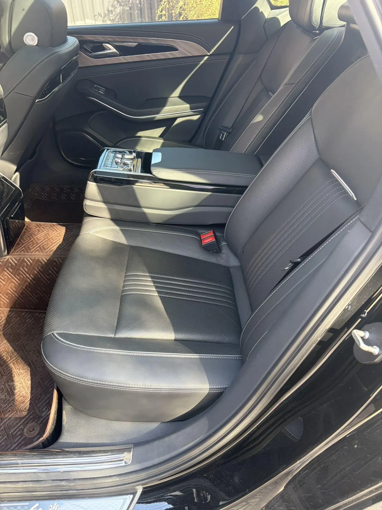 HongQi 2020 H9 48V 2.0T Zhilian Flag Edition Automatic Gear 4