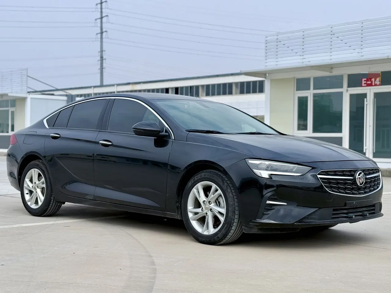 Buick 2022 Regal 1.5T 552T Smart Automatic Gear 3