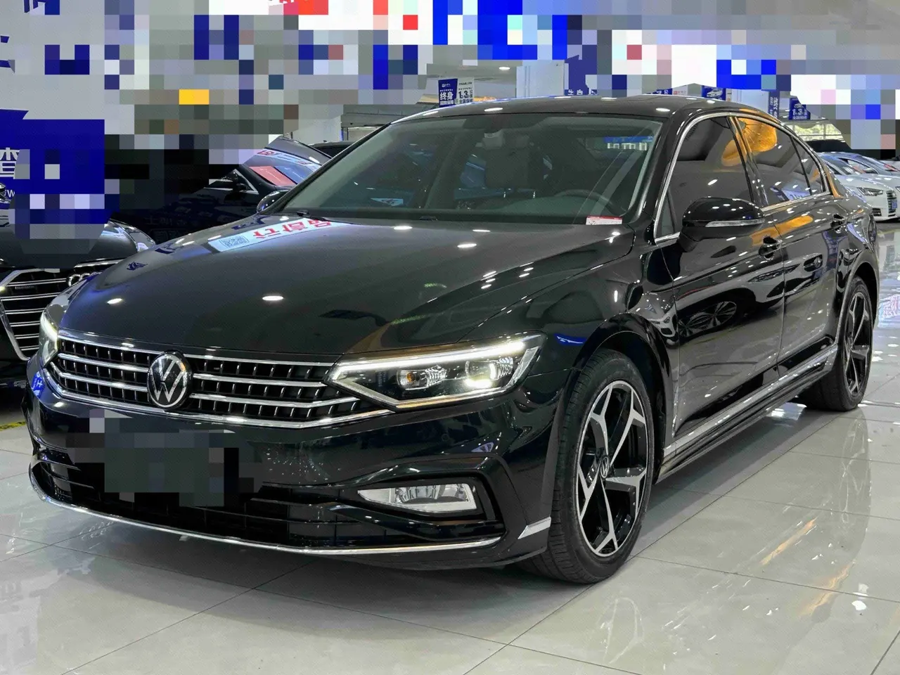 Volkswagen 2023 Magotan 2.0TSI 330TSI 2 million Commemorative Edition Leading Automatic Gear - View 1