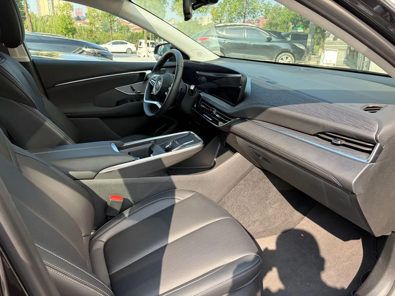 Buick 2025 LaCrosse 48V 2.0T 28T Platinum Edition Automatic Gear 4