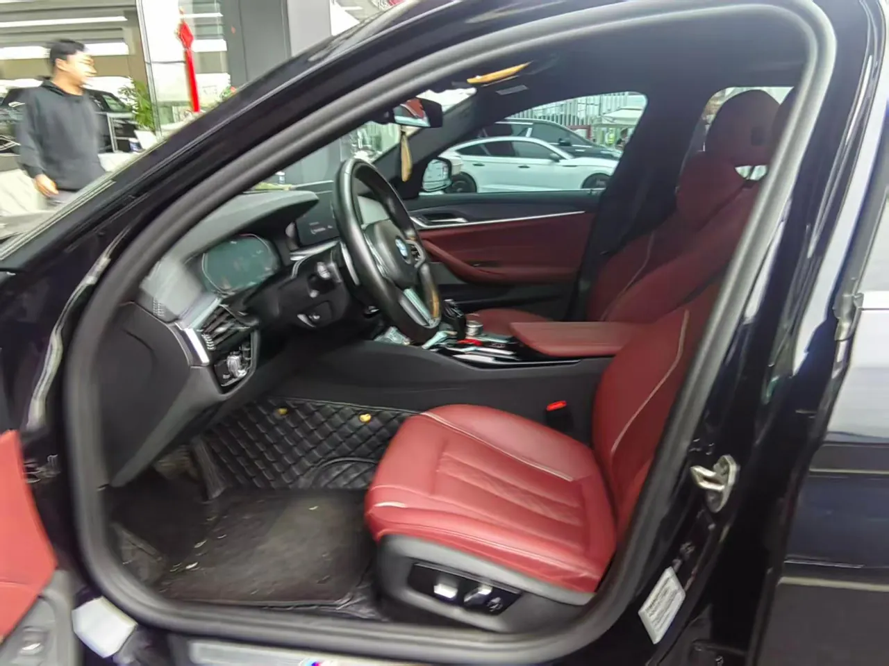 BMW 5 Series 2021 530Li 2.0T Leading M Sports Suit Automatic Gear 3
