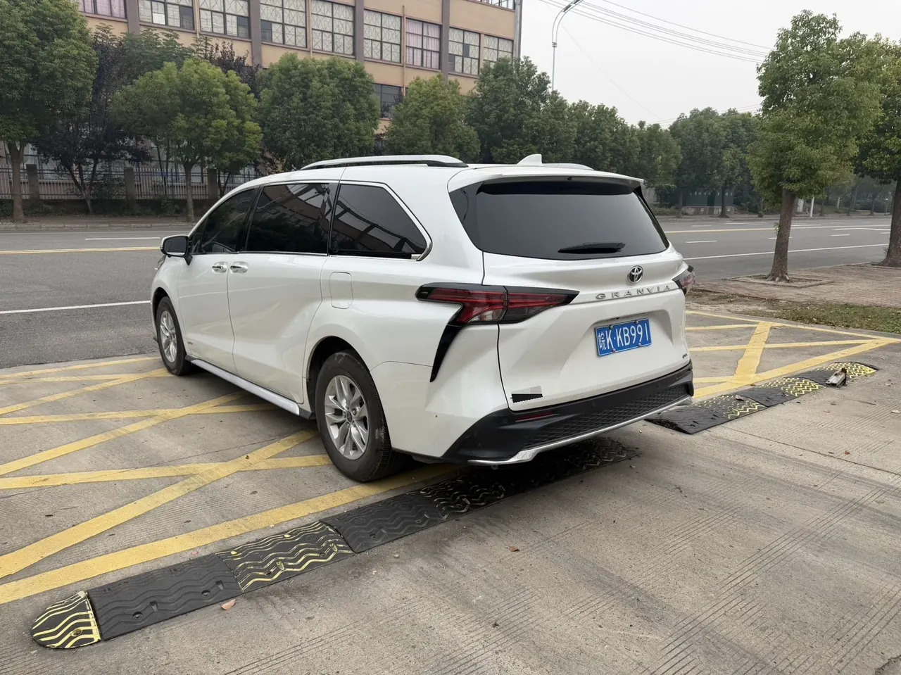 Toyota 2024 Grevia HYBRID 2.5 Stepless Comfort Edition Automatic Transmission 11