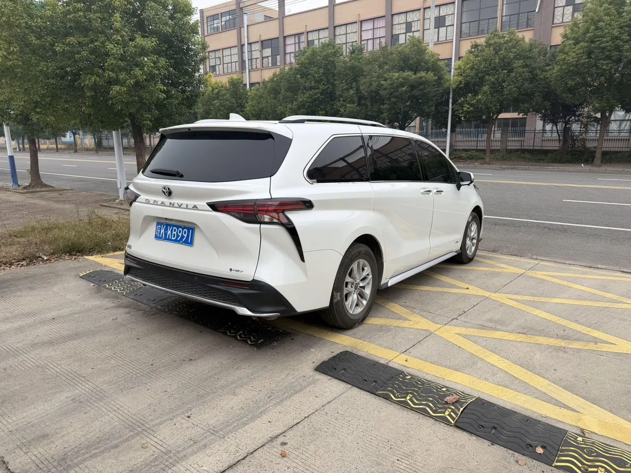 Toyota 2024 Grevia HYBRID 2.5 Stepless Comfort Edition Automatic Transmission 13
