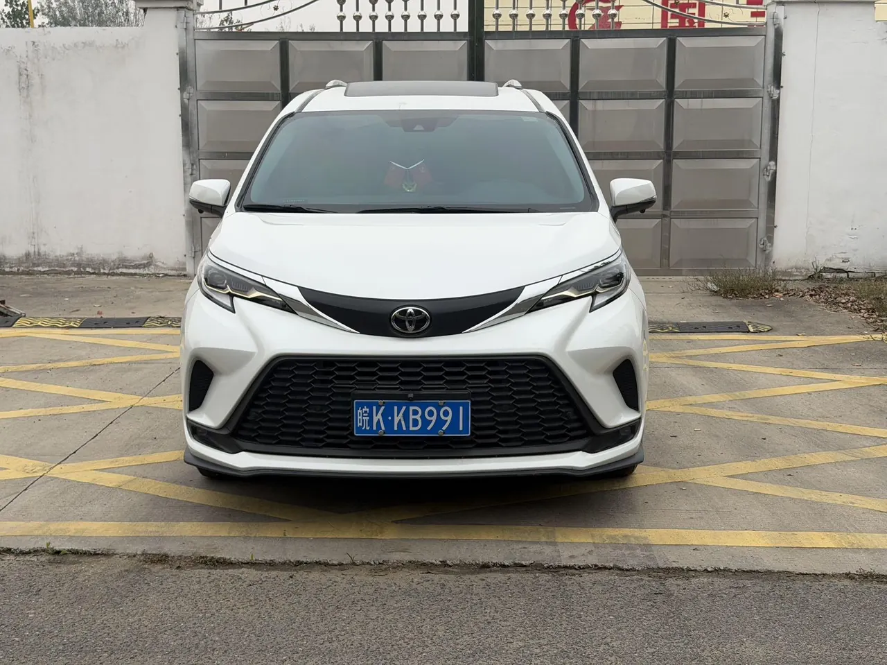 Toyota 2024 Grevia HYBRID 2.5 Stepless Comfort Edition Automatic Transmission 2