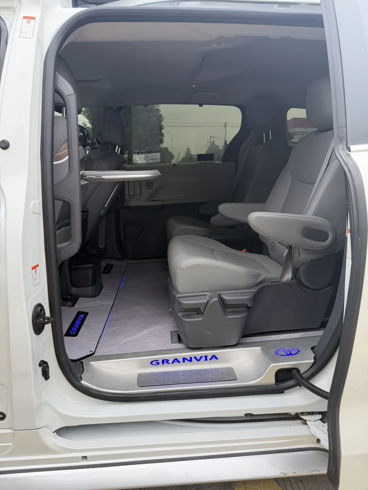 Toyota 2024 Grevia HYBRID 2.5 Stepless Comfort Edition Automatic Transmission 6
