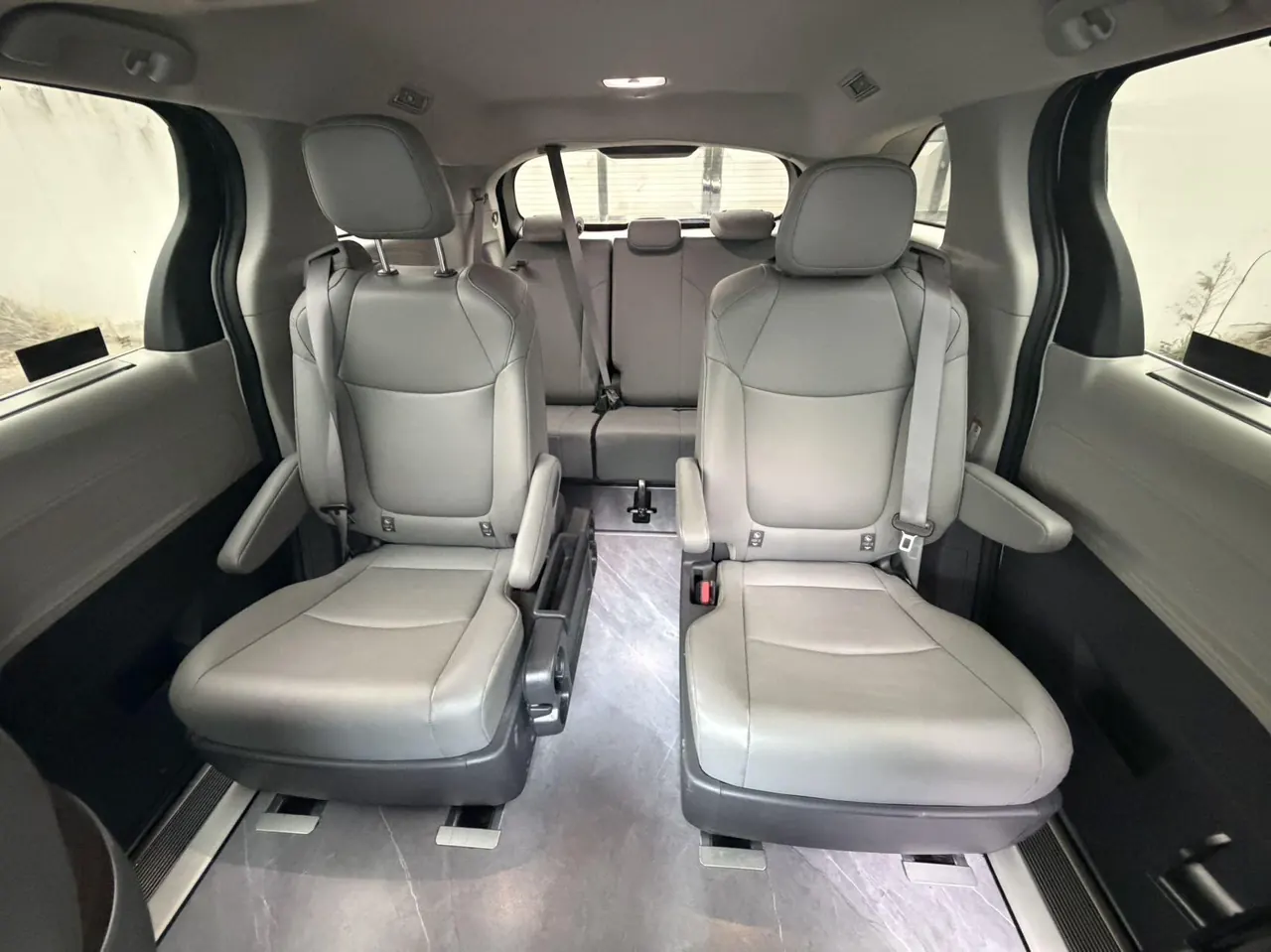 Toyota 2024 Grevia HYBRID 2.5 Stepless Comfort Edition Automatic Transmission 9