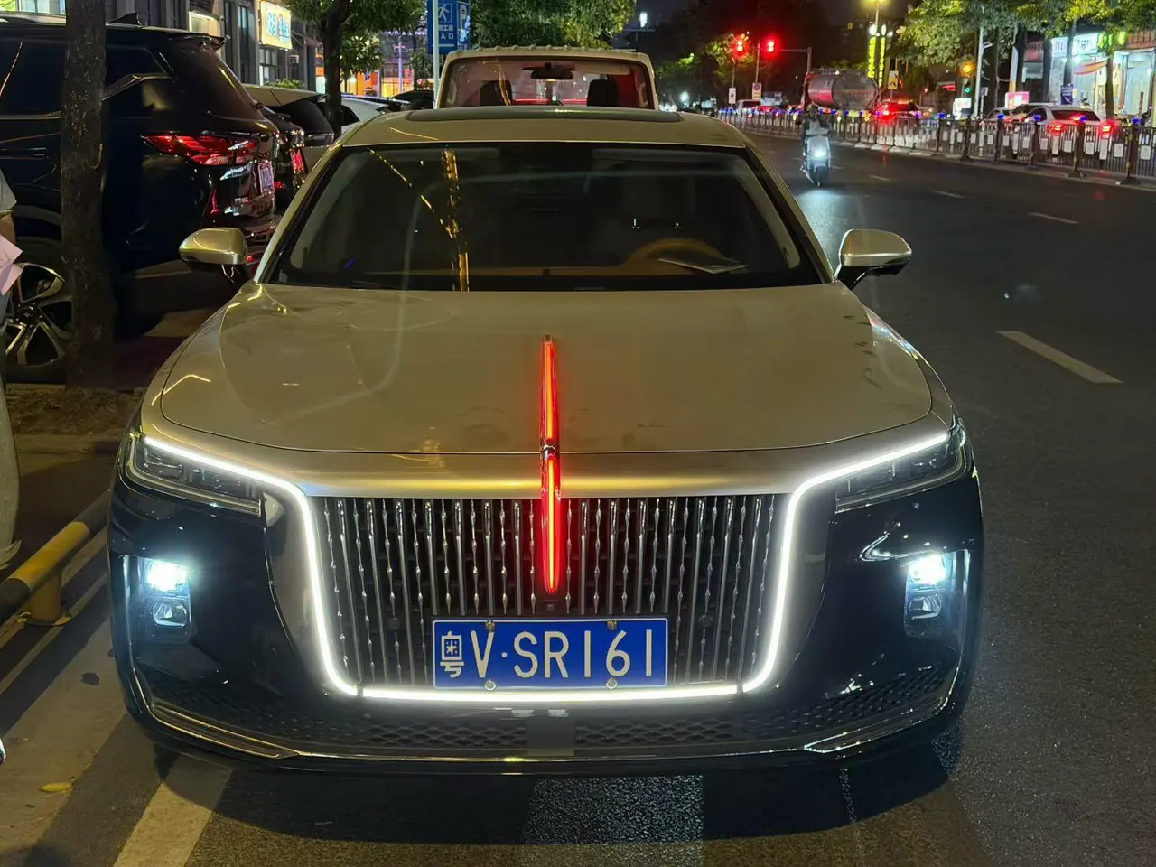 HongQi 2020 H9 3.0T Zhilian Qi Chang Edition Automatic Gear 2