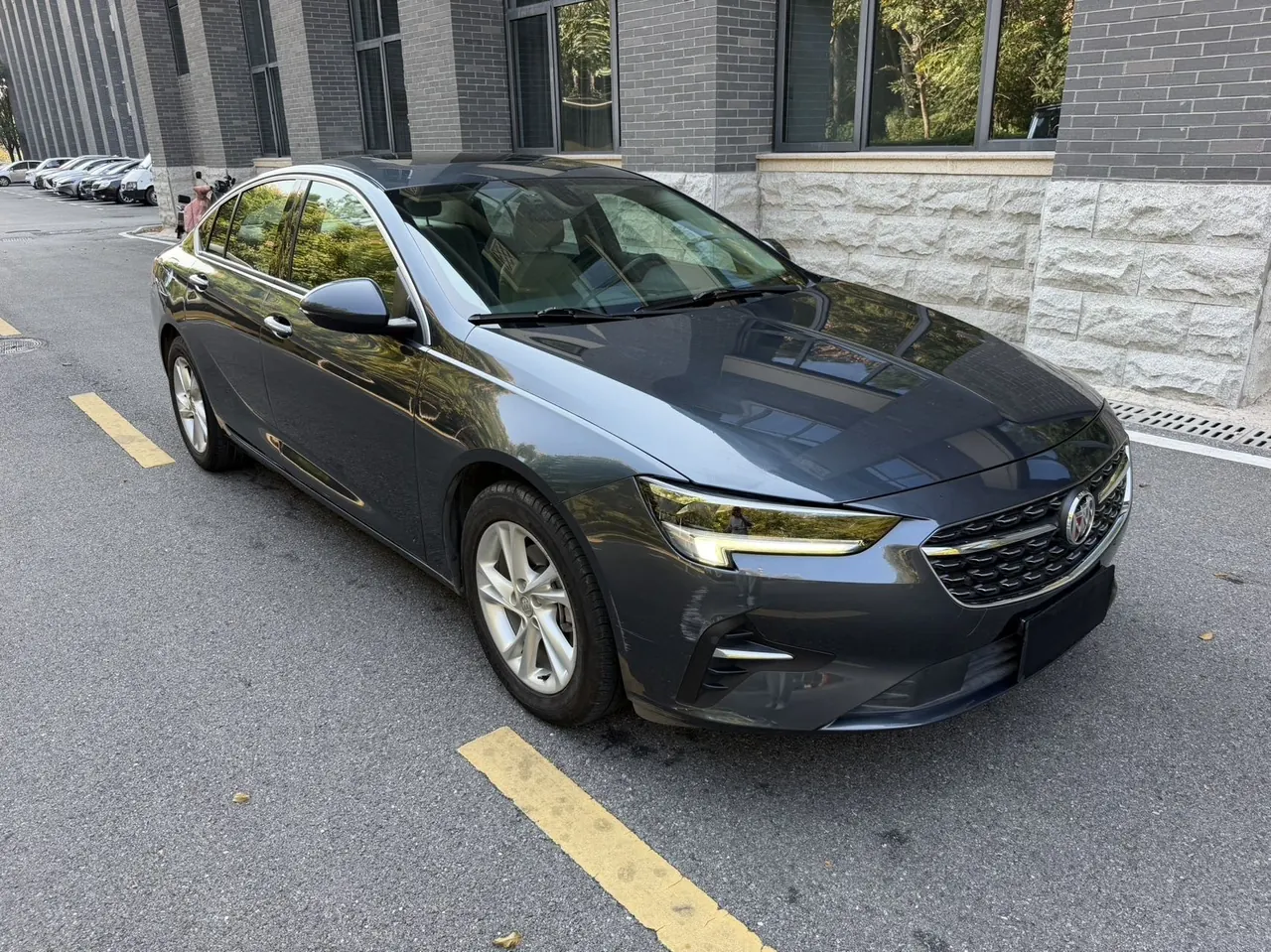 Buick 2020 Regal 1.5T 552T Elite Automatic Gear 2