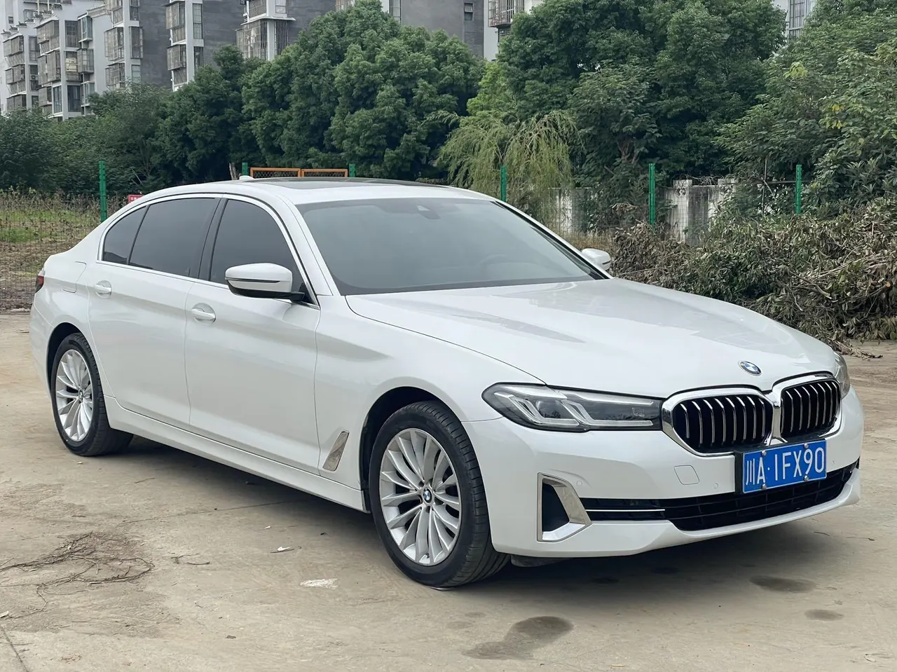 BMW 5 Series 2022 525Li 2.0T Luxury Suit (Change 2) Automatic Gear 3