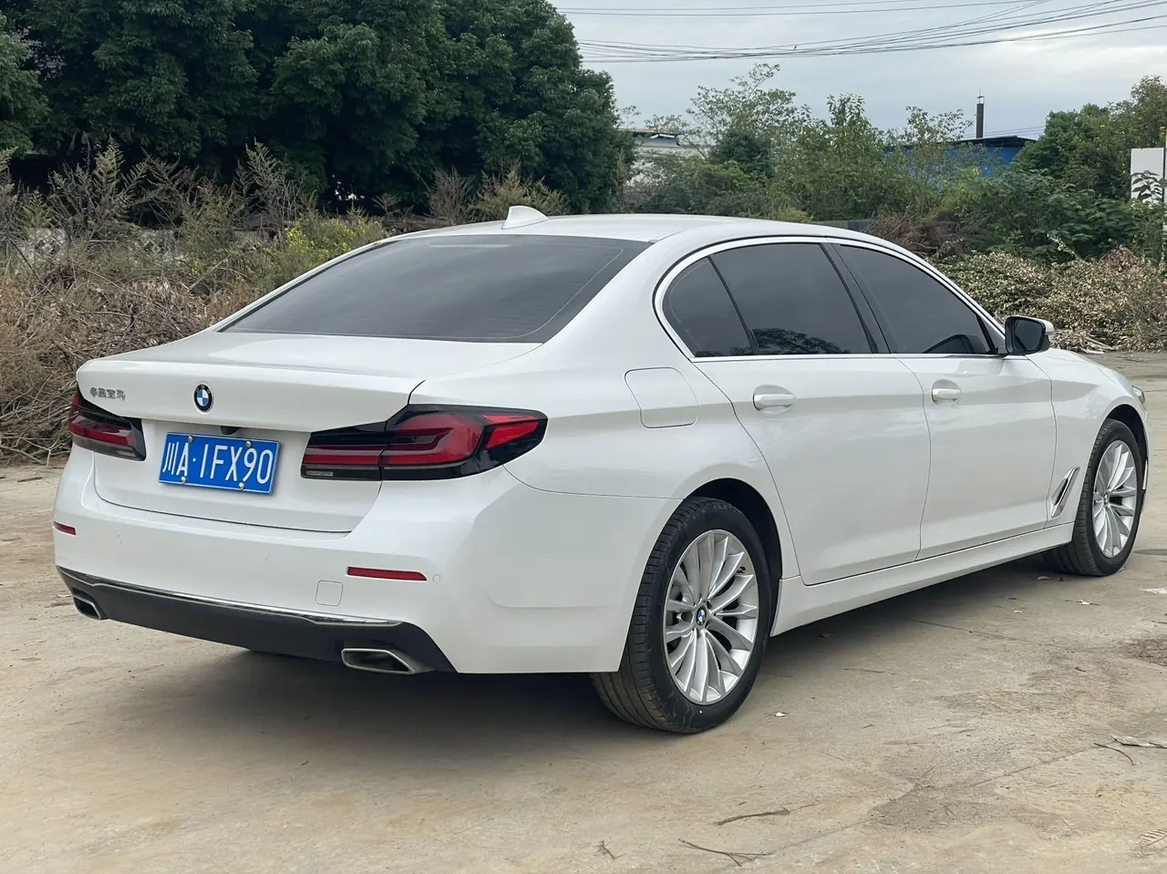 BMW 5 Series 2022 525Li 2.0T Luxury Suit (Change 2) Automatic Gear 4