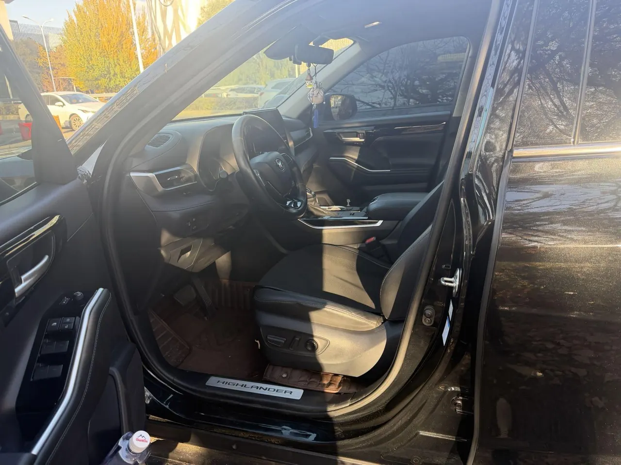 Toyota 2022 Highlander Dual Engine 2.5 Stepless Four-wheel Drive Premium Edition 7-seat Automatic Gear 6