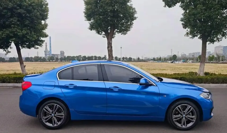 BMW 1 Series 2020 120i 1.5T Fashion Automatic 3