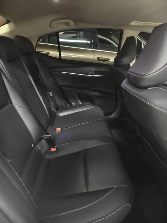 Toyota 2024 Camry Dual Engine 2.0HGVP Stepless Deluxe Automatic Gear 4