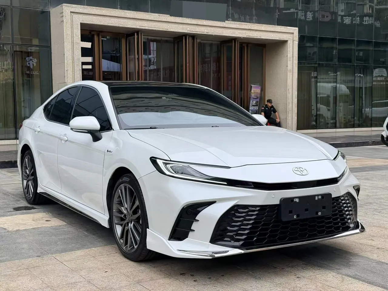 Toyota 2024 Camry Dual Engine 2.0HXS CVT Sport PLUS Edition Automatic Transmission 2