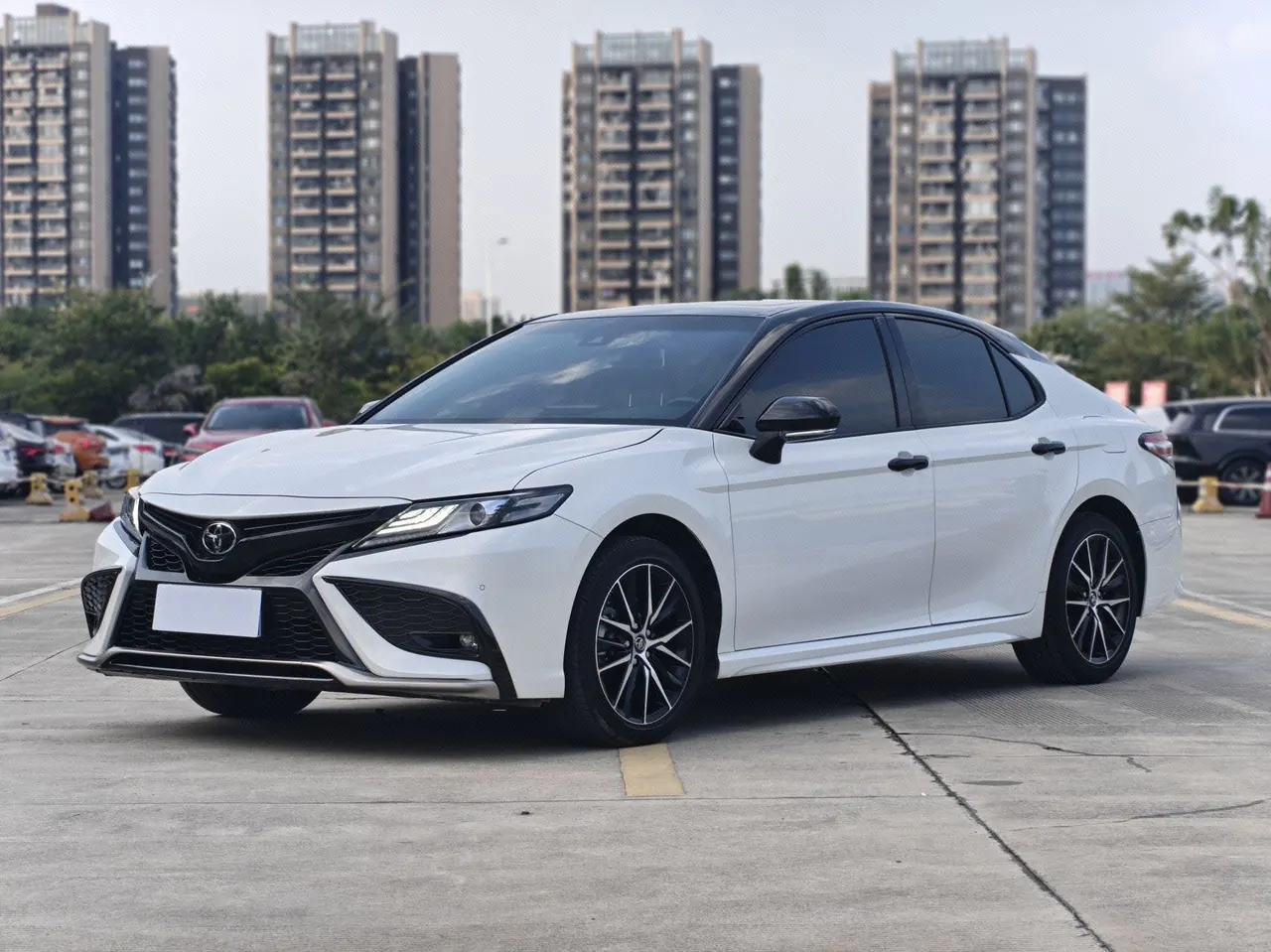 Toyota 2022 Camry 2.0S Stepless Knight Edition Automatic Gear - View 1