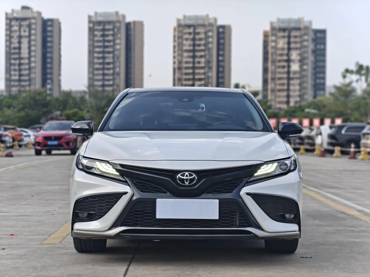 Toyota 2022 Camry 2.0S Stepless Knight Edition Automatic Gear 2