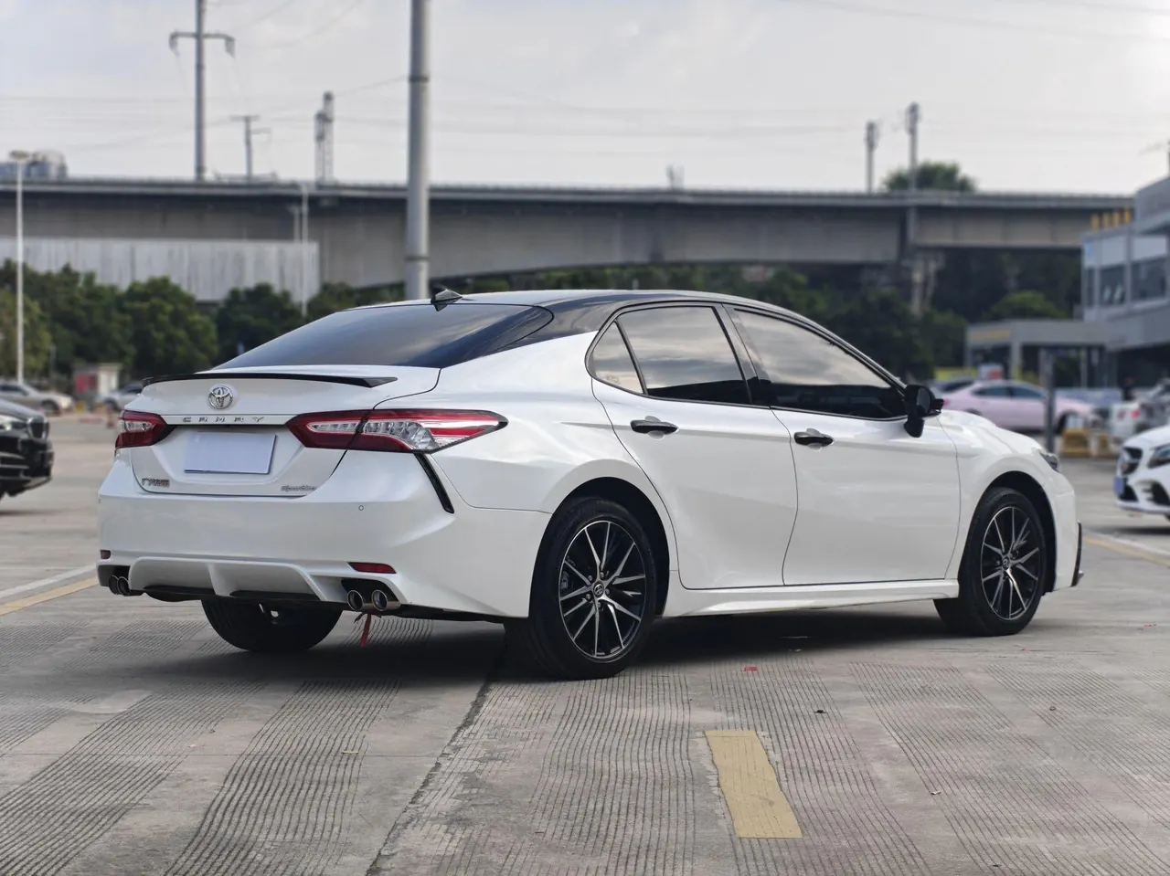 Toyota 2022 Camry 2.0S Stepless Knight Edition Automatic Gear 3