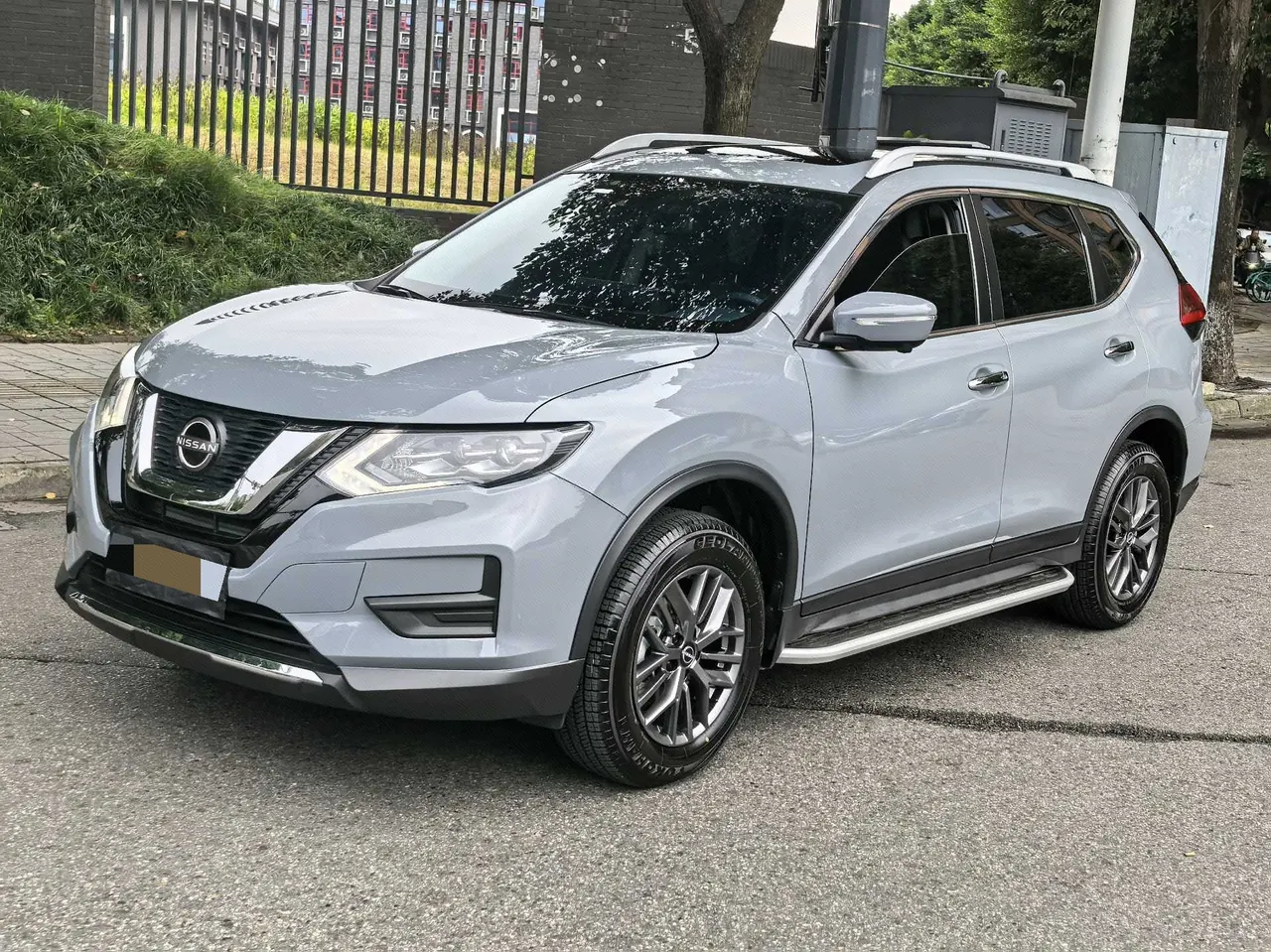 Nissan 2025 Qijun Honor 2.0 Stepless Two-Drive Leading Edition Automatic Transmission - View 1