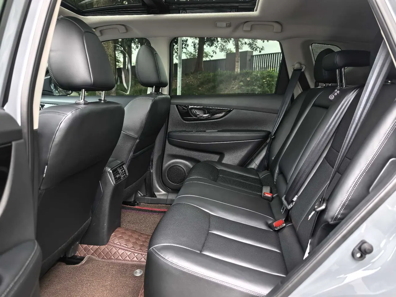 Nissan 2025 Qijun Honor 2.0 Stepless Two-Drive Leading Edition Automatic Transmission 5