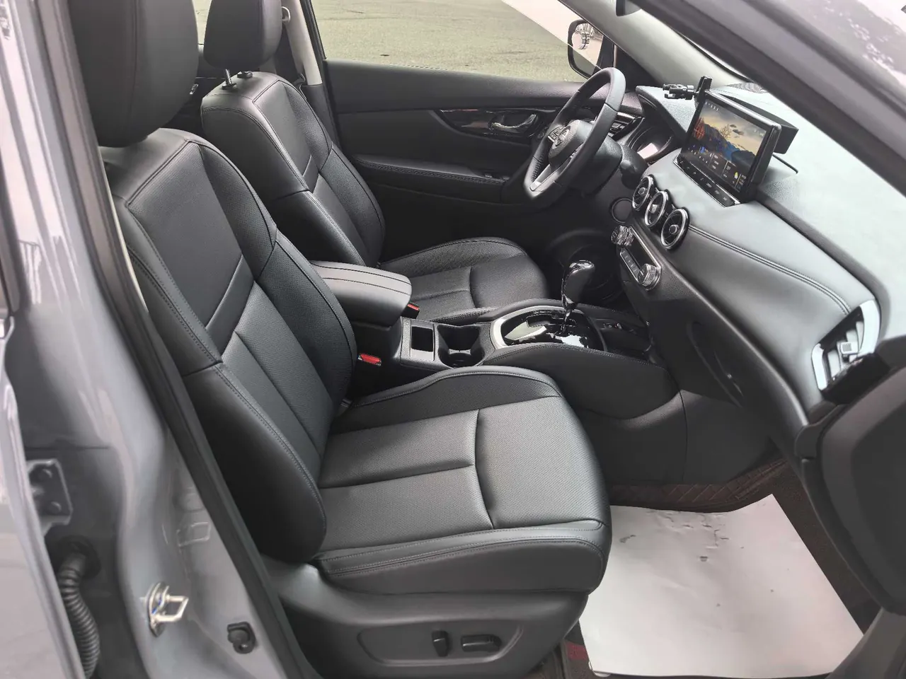 Nissan 2025 Qijun Honor 2.0 Stepless Two-Drive Leading Edition Automatic Transmission 7