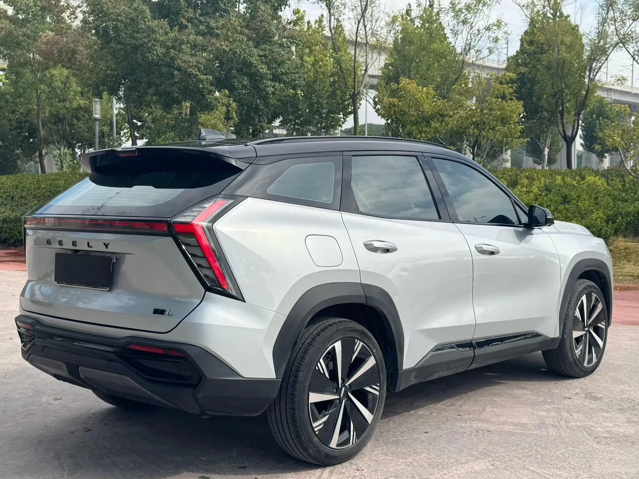 Geely 2023 Boyue L 1.5TD Honorable Automatic Transmission 4