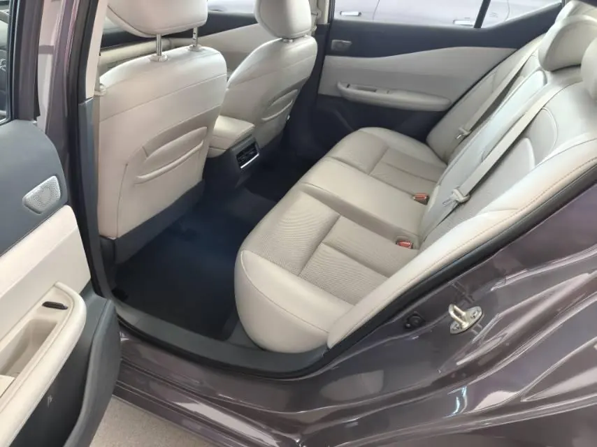 Nissan 2026 Teana 2.0T Stepless Hongmeng Cockpit Flagship Automatic Gear 5