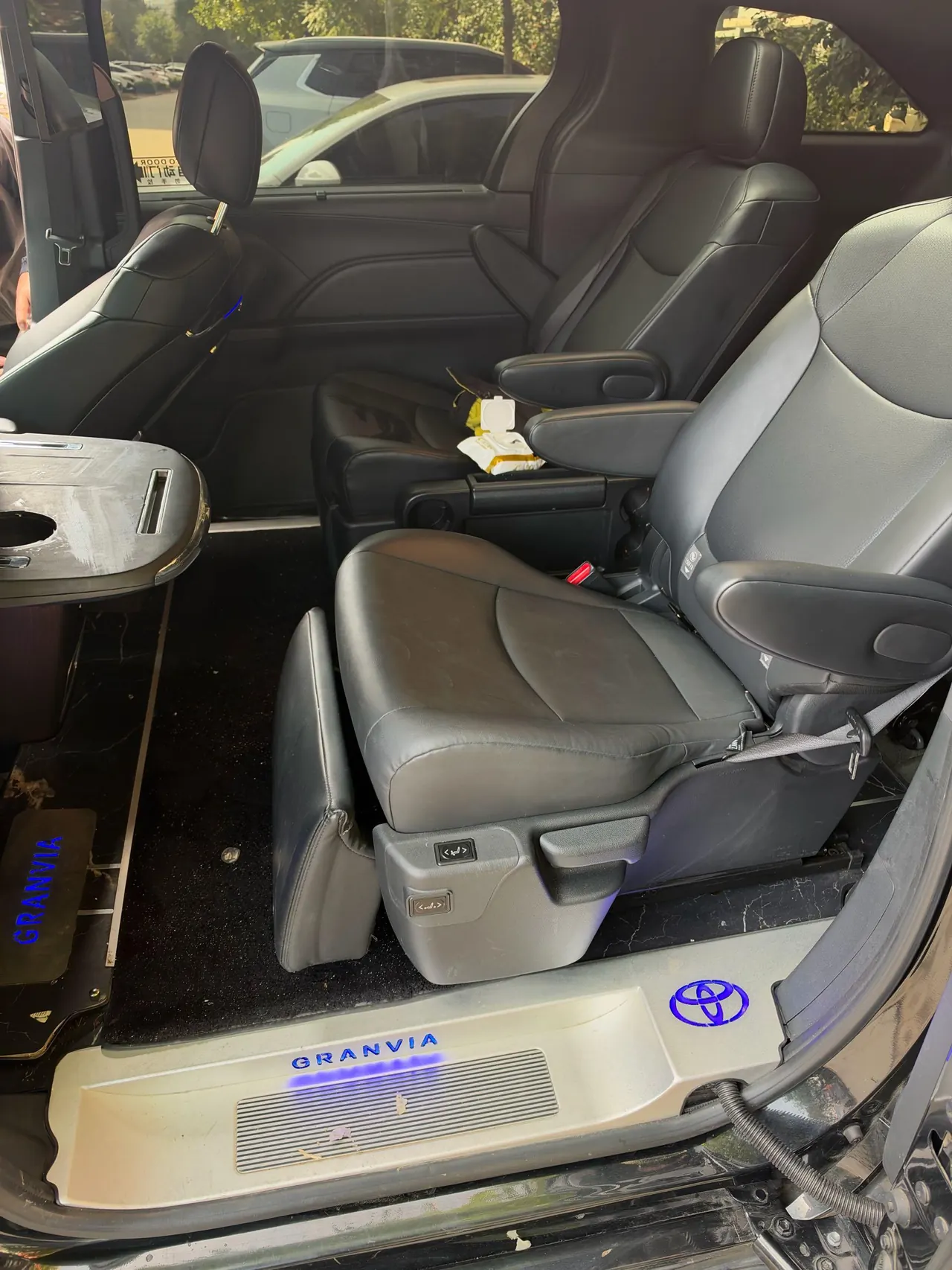Toyota 2024 Grevia HYBRID 2.5 Stepless Deluxe Edition Automatic Transmission 3