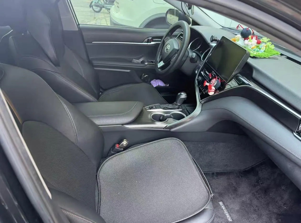 Toyota 2021 Camry 2.0G Stepless Deluxe Edition Automatic Gear 2