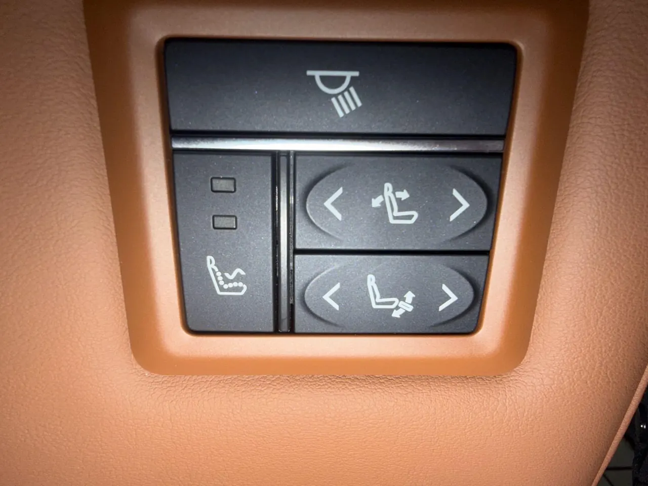Toyota 2026 Grevia HYBRID 2.5 Stepless Zunjue ULTRA Edition Automatic Gear 5