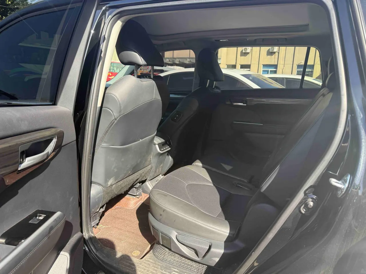 Toyota 2024 Highlander Dual Engine 2.5 Stepless Intelligent Electric Hybrid Four-wheel Drive Premium Edition 7-seat Automatic Transmission 6