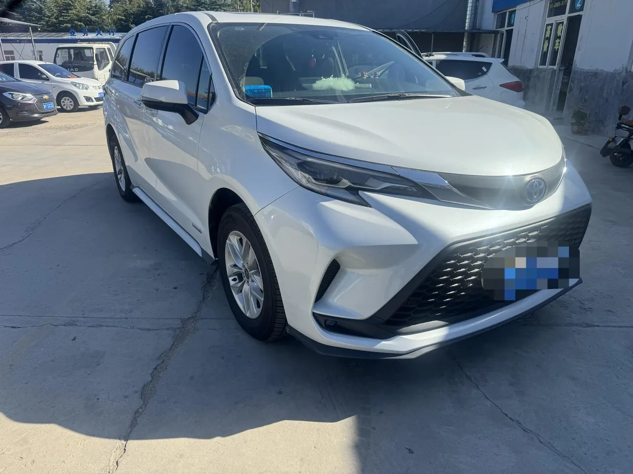 Toyota 2023 Grevia HYBRID 2.5 Stepless Comfort Edition Automatic Transmission 2