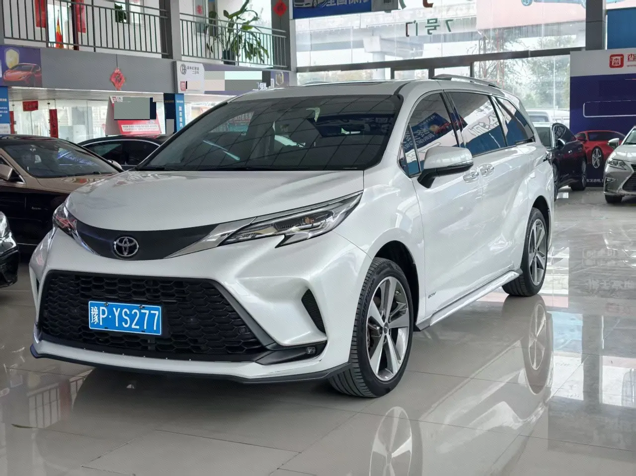 Toyota 2024 Grevia HYBRID 2.5 Stepless Comfort Edition Automatic Transmission - View 1